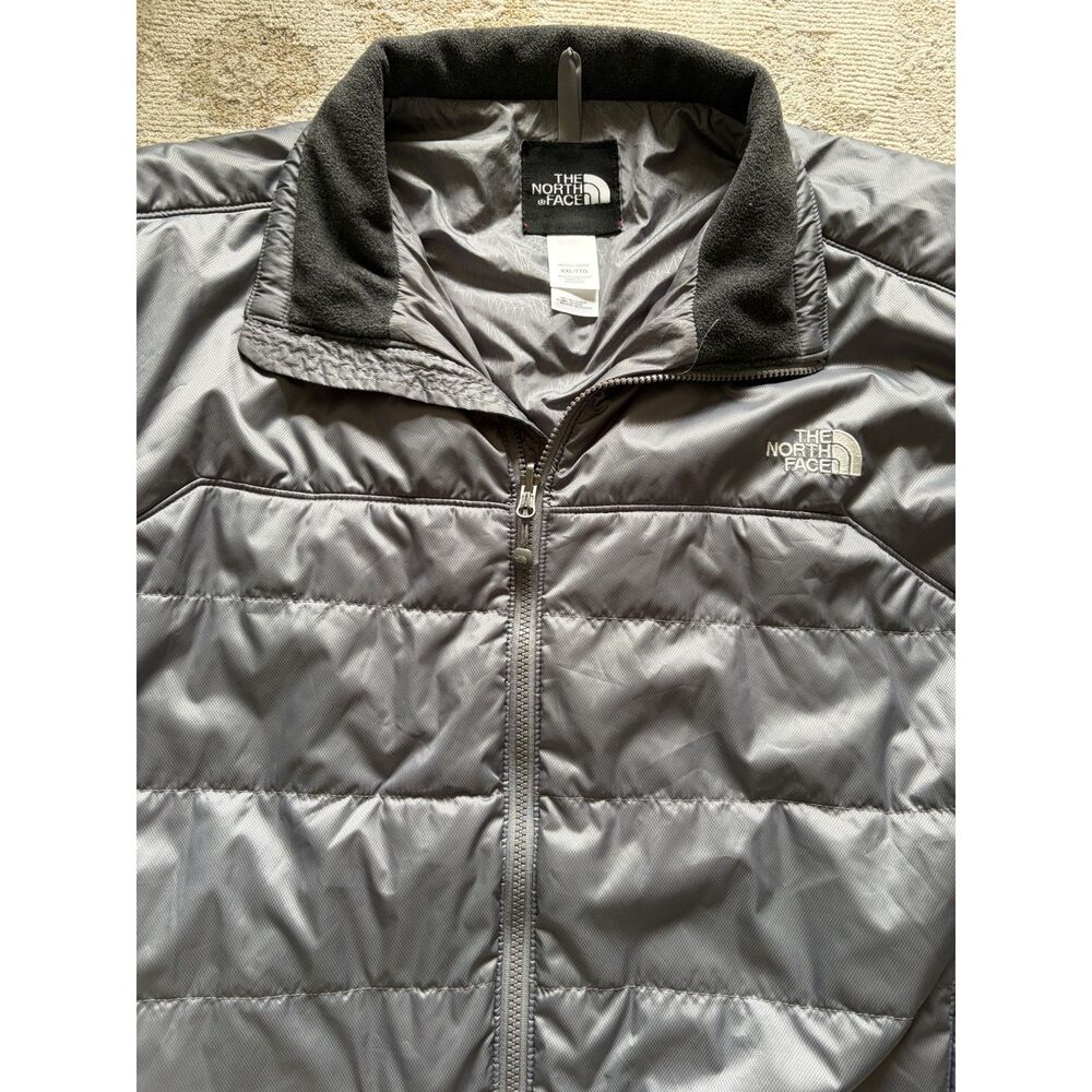 Lightweight North Face Puffer Jacket - Picture 3 of 6